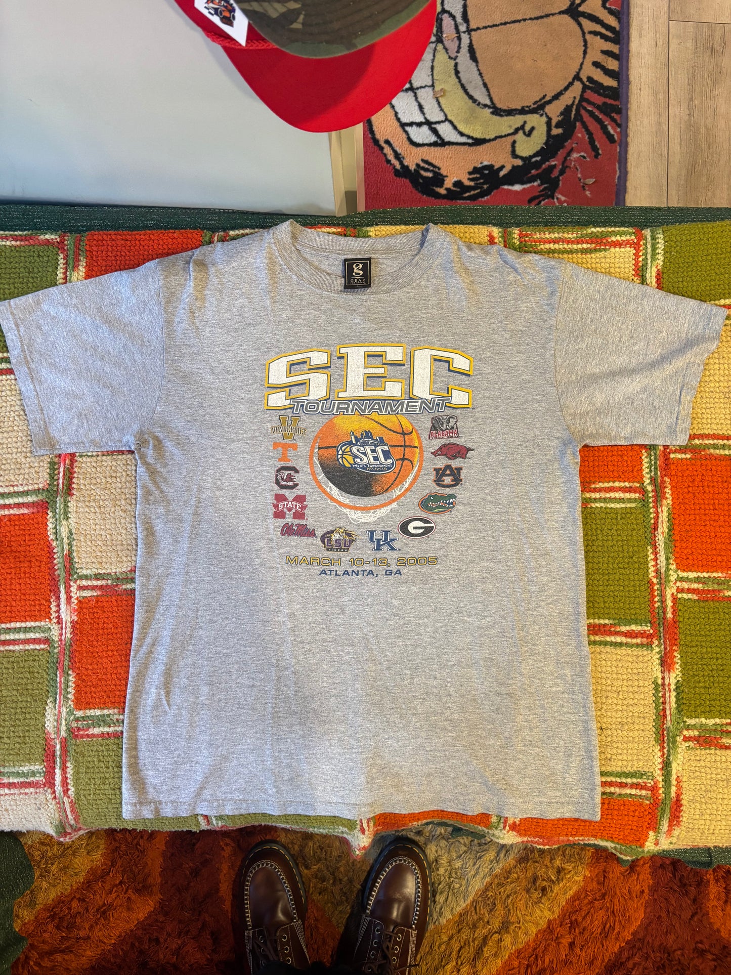 SEC basketball tee (large)