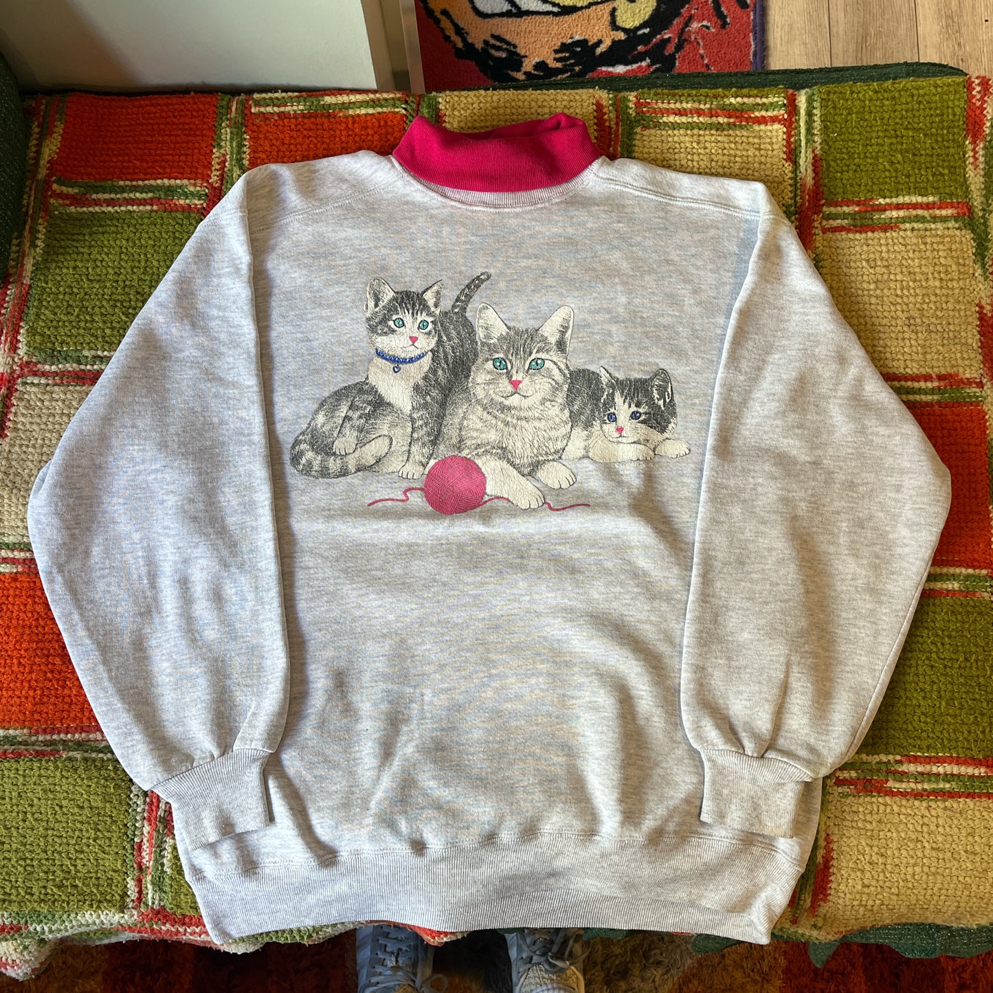 Cats with Yarn sweatshirt (large)