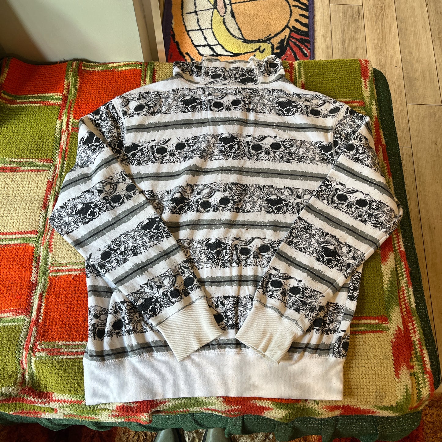 Striped Skull hoodie (large)