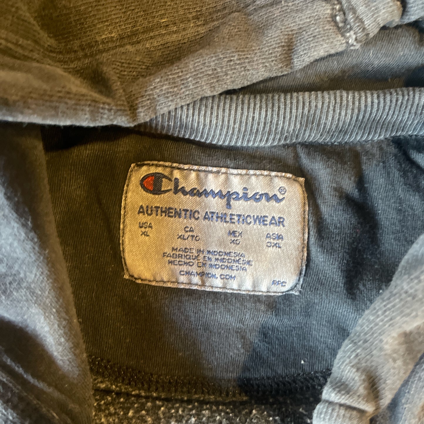 Champion hoodie (XL)